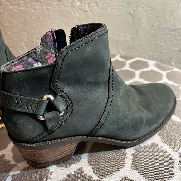 Teva Gray Ankle Booties with Side Zipper - Picture 9 of 9